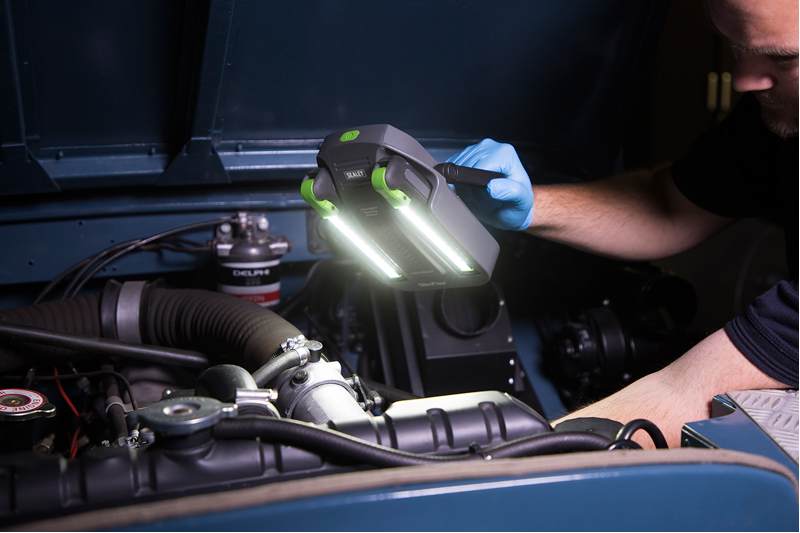 Sealey: Rechargeable folding inspection lamp